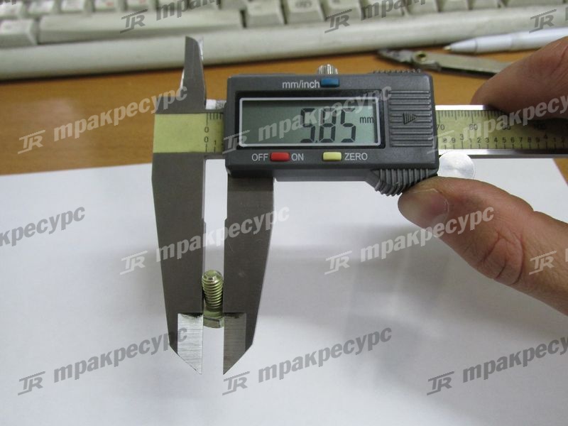 Шестигранный болт 9008311126