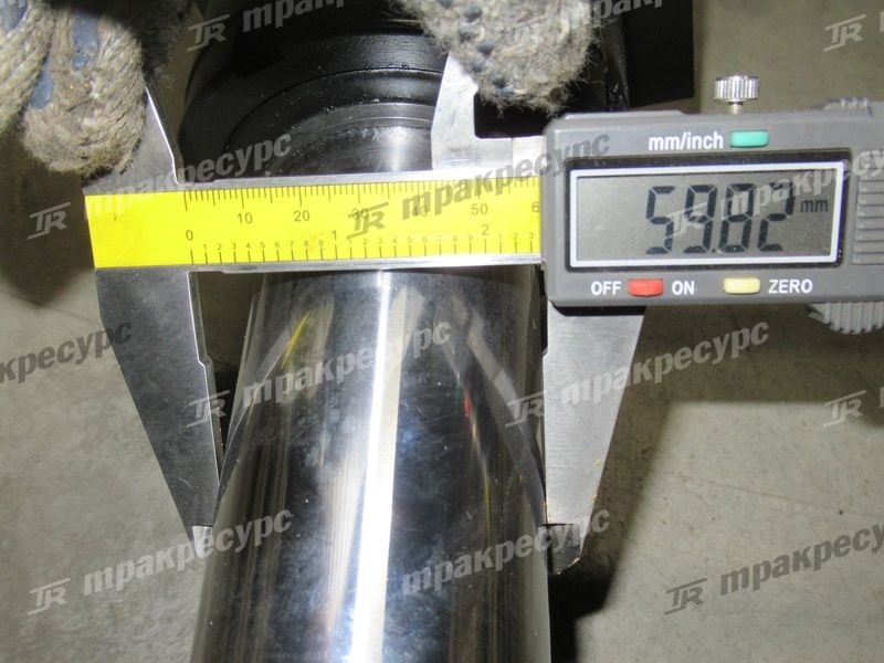 Цилиндр рулевого управления 524W2-40202