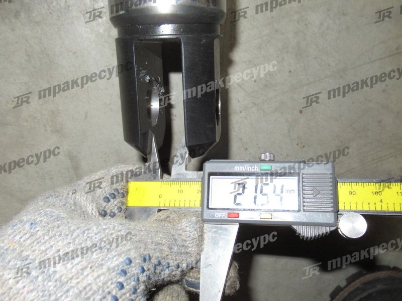Цилиндр рулевого управления 524W2-40202