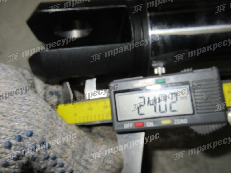 Цилиндр рулевого управления 524W2-40202