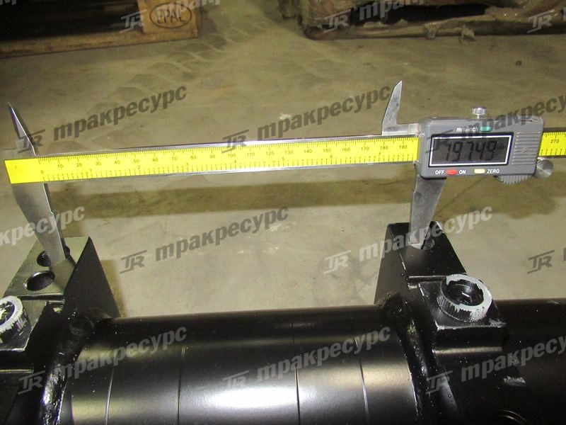 Цилиндр рулевого управления 524W2-40202