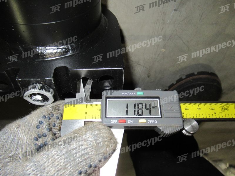 Цилиндр рулевого управления 524W2-40202