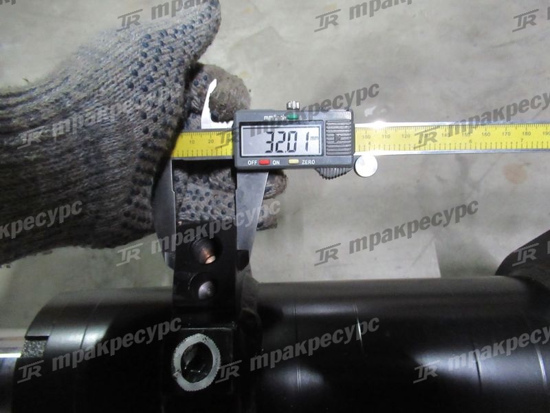 Цилиндр рулевого управления 524W2-40202