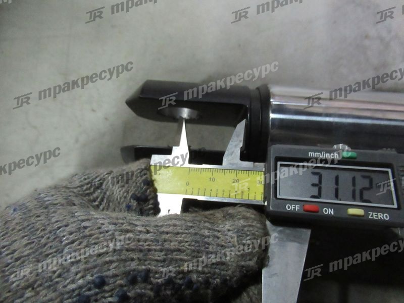 Цилиндр рулевого управления 524W2-40202