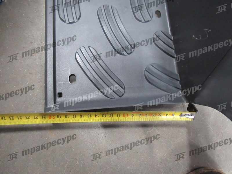 Подножка правая 22N56-42901