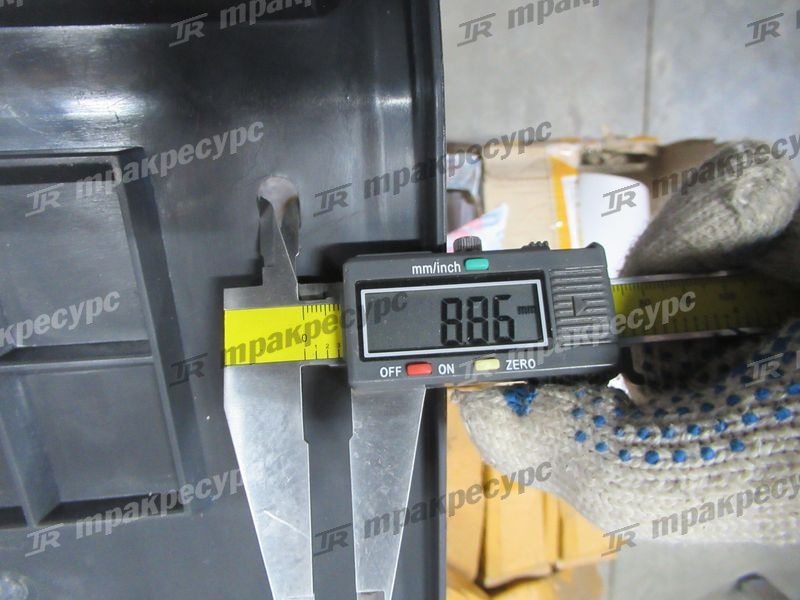 Подножка правая 22N56-42901