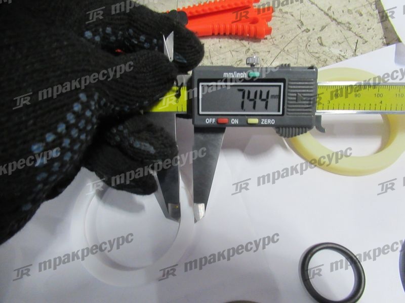 Ремкомплект цилиндра подъема 04654-30070-71