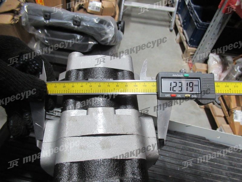 Насос гидравлический 143F7-10011