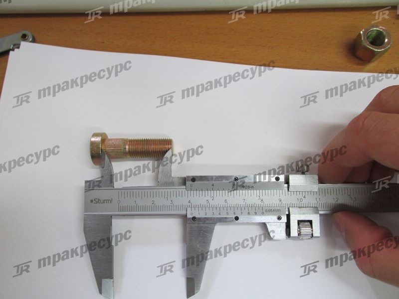 Шпилька ступицы управляемого моста НС CPCD10/15