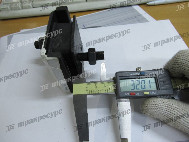 Подушка крепления двигателя 12361-26600-71