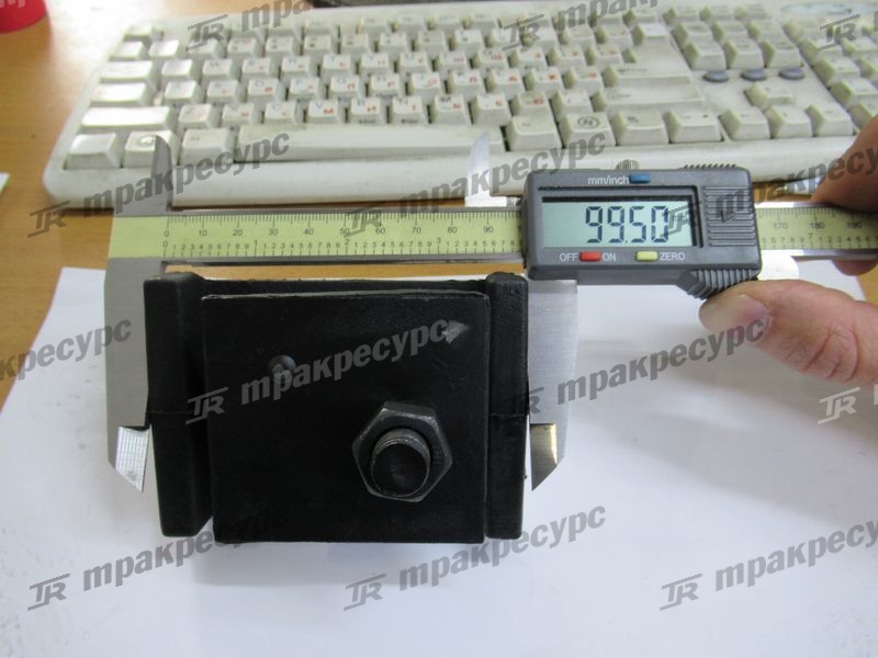 Подушка крепления двигателя 12361-26600-71