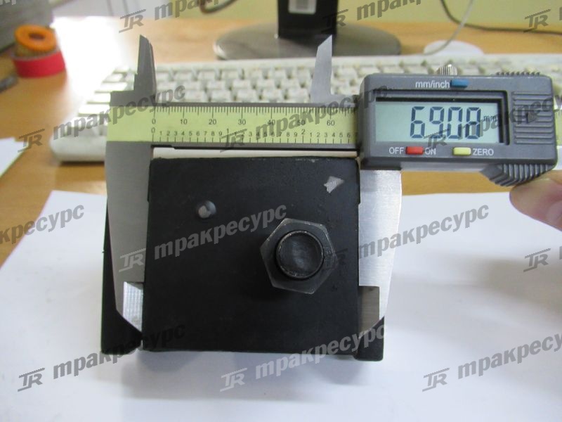 Подушка крепления двигателя 12361-26600-71