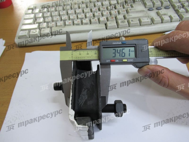 Подушка крепления двигателя 12361-26600-71