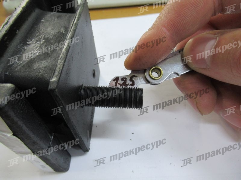 Подушка крепления двигателя 12361-26600-71