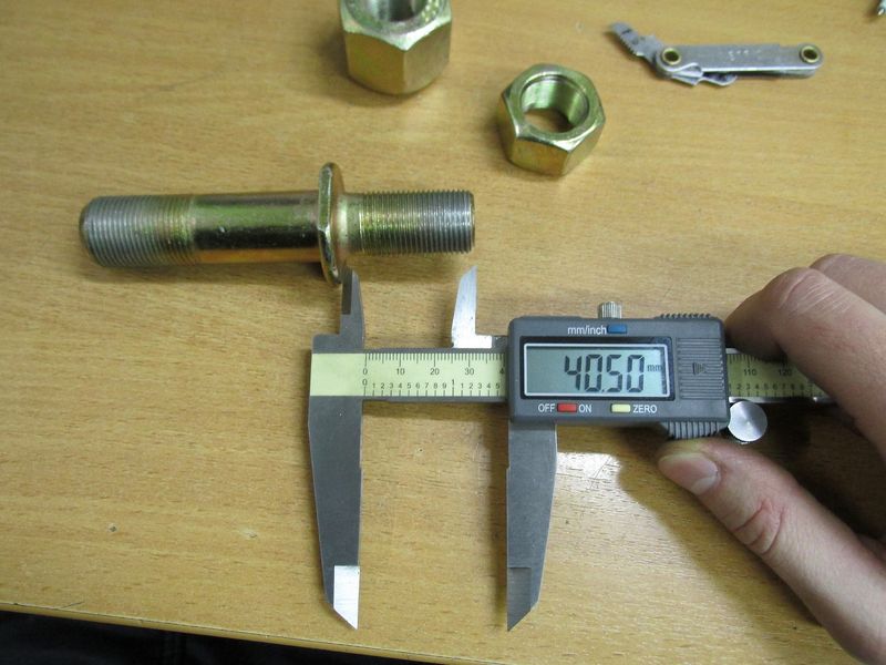 Шпилька колеса в сборе XG955II