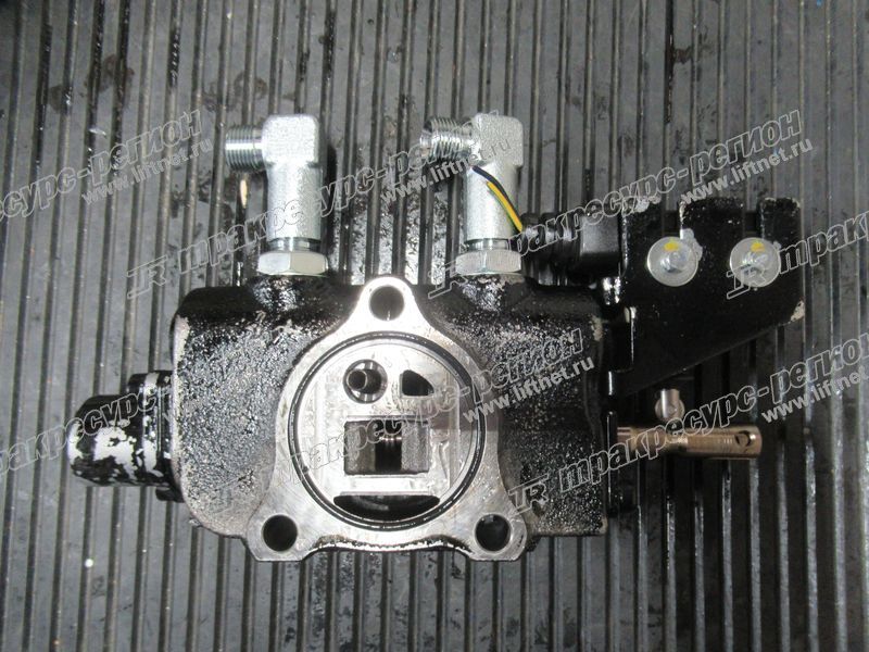 Секция гидрораспределителя R-402-36976 в сборе с микровыключателем
