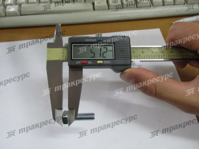 Болт  01106-08025