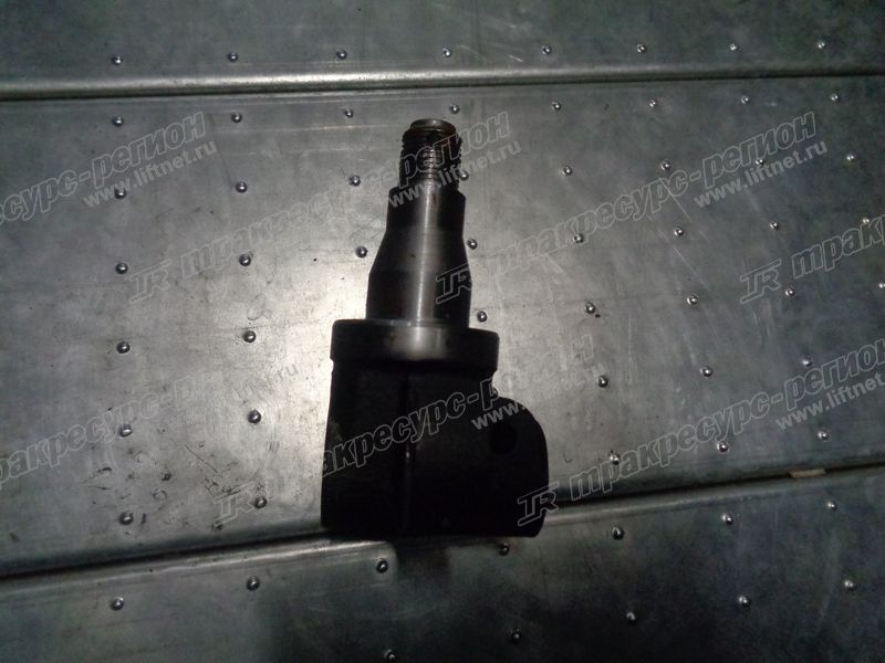 Кулак поворотный правый 20A74-32502