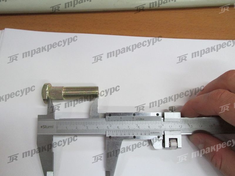 Шпилька ступицы управляемого моста CPD20/25