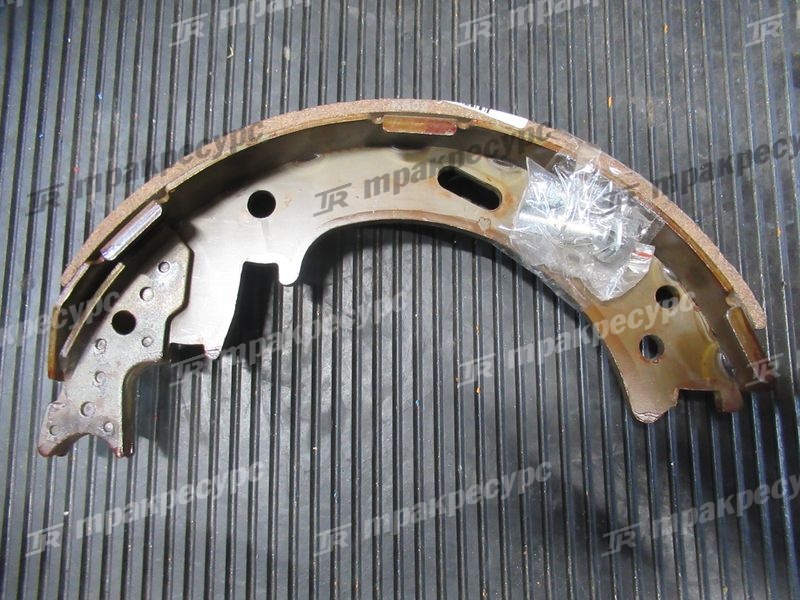 Колодка тормозная 47504-33260-71
