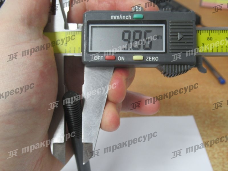 Болт головки блока 11056-FY500