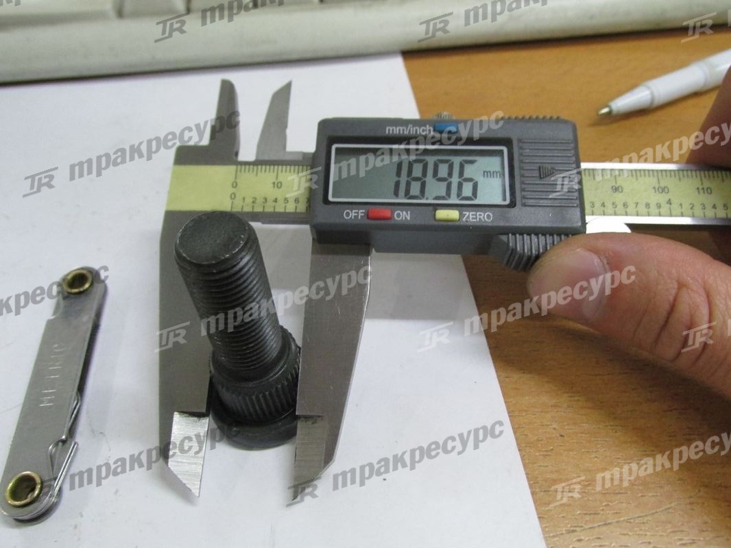 Болт 137162