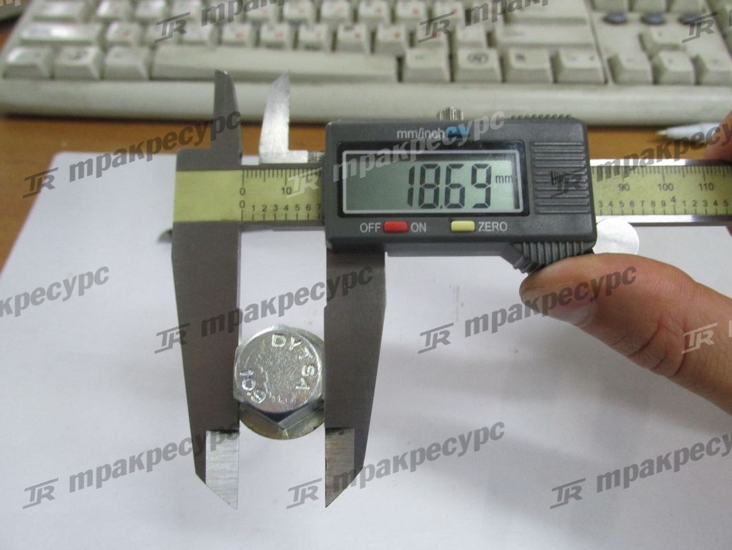Болт 519996