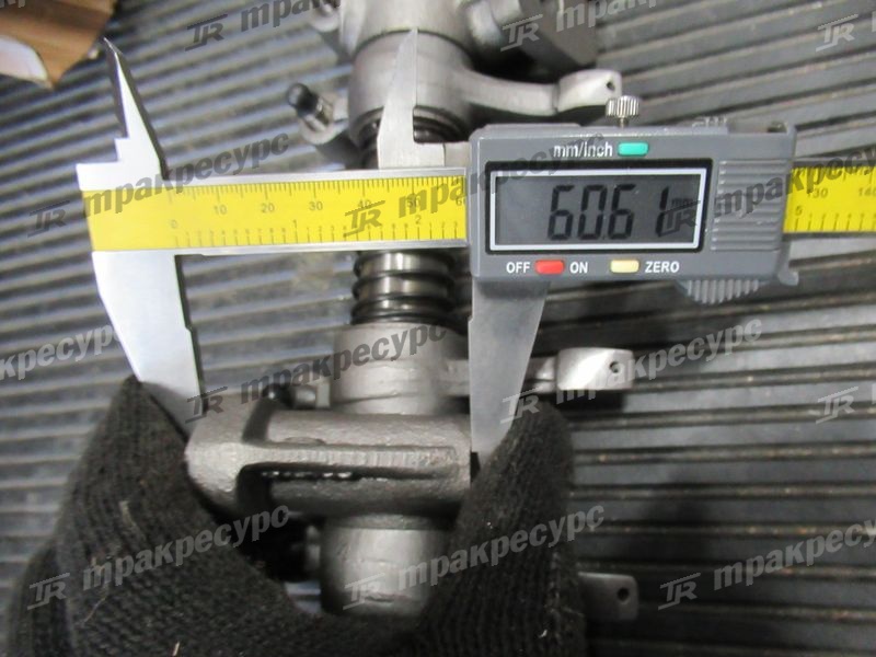 Вал с коромыслами в сборе YC6108G