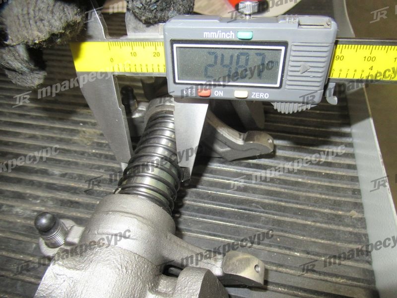 Вал с коромыслами в сборе YC6108G