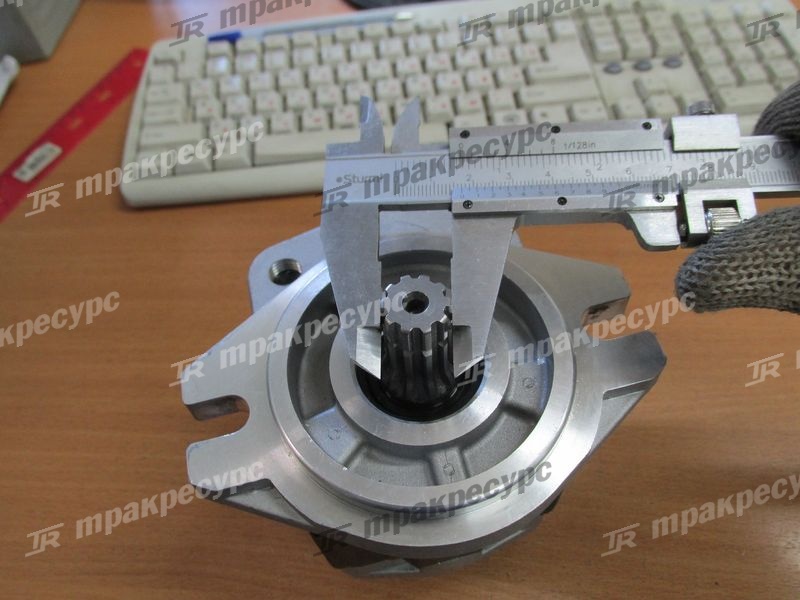 Насос гидравлический 110F7-10232