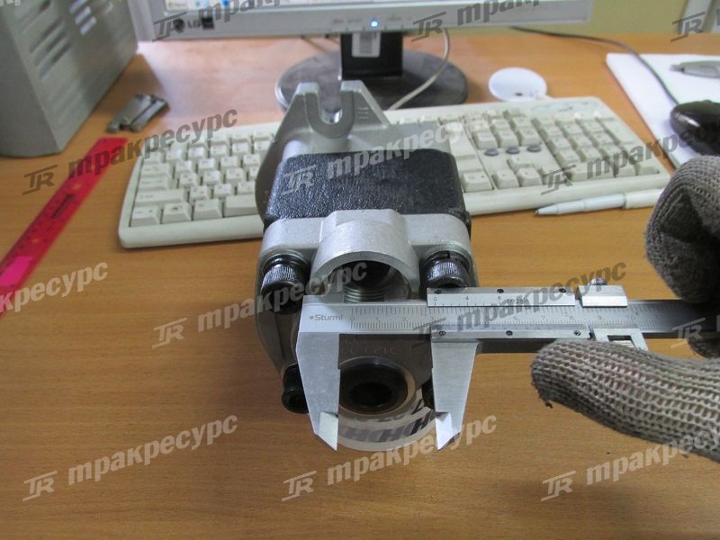 Насос гидравлический 110F7-10232