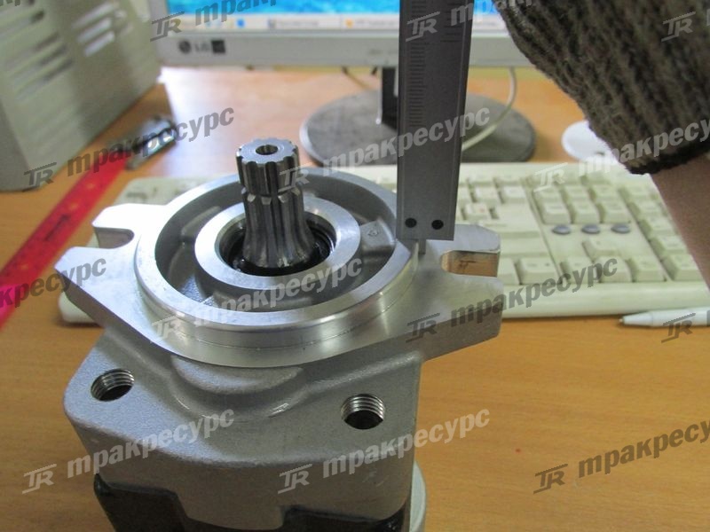 Насос гидравлический 110F7-10232