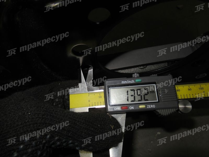 Тормоз левый в сборе 22N53-70201