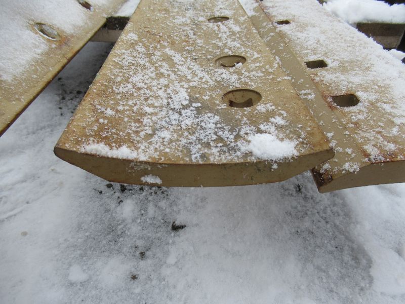 Нож грейдерного отвала средний XG31651
