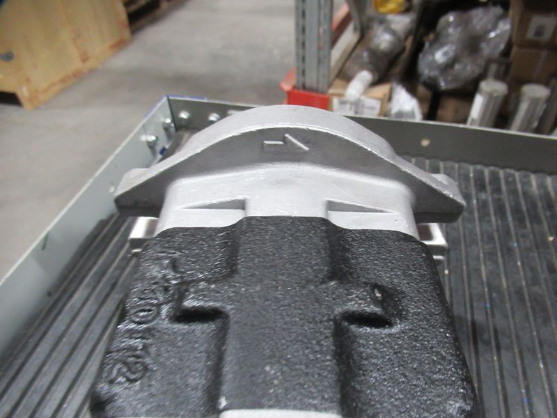 Насос гидравлический 10L77-10201