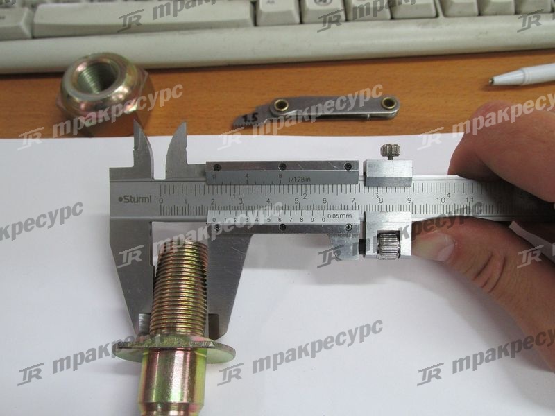 Шпилька ступицы ведущего моста CPCD45/50QBB/QFB
