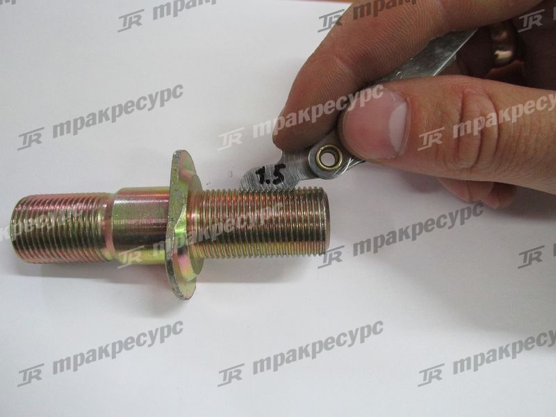 Шпилька ступицы ведущего моста CPCD45/50QBB/QFB