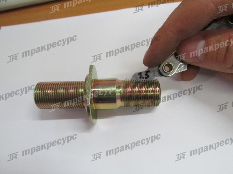 Шпилька ступицы ведущего моста CPCD45/50QBB/QFB