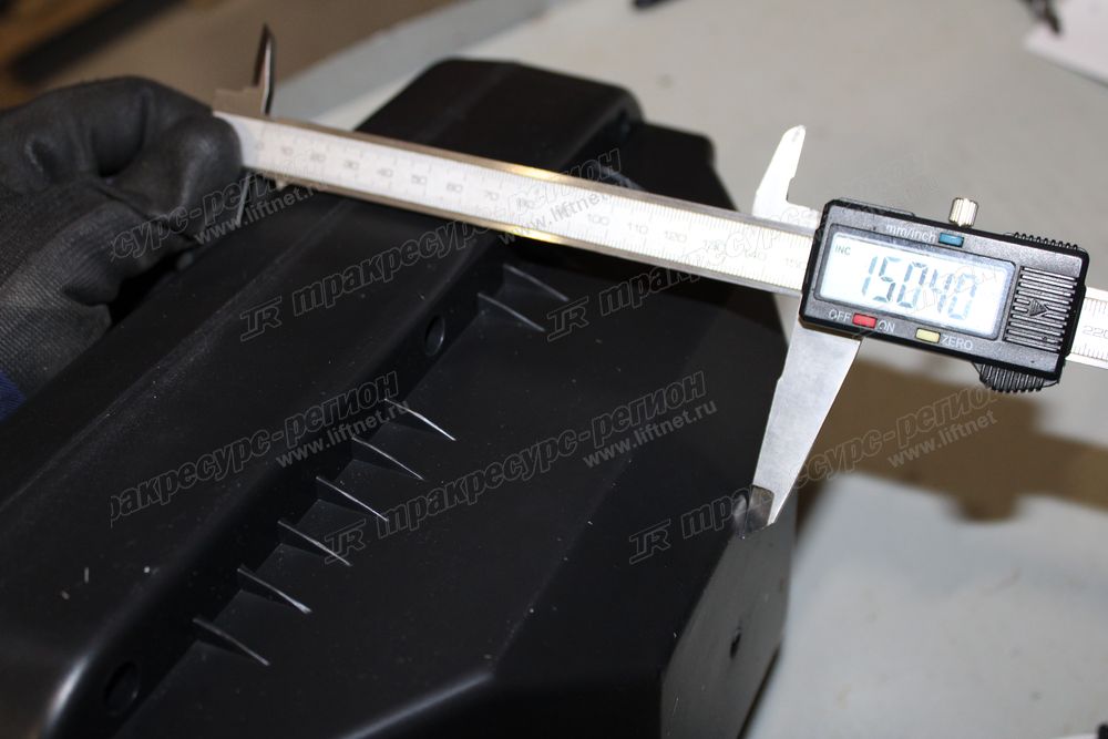 Фара передняя правая XG931-962H