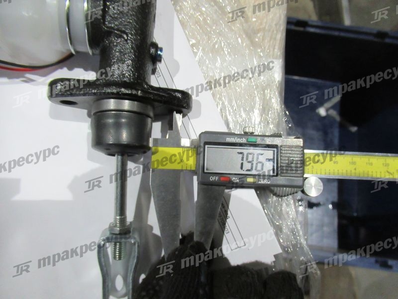 Цилиндр тормозной главный 3EB-36-31281