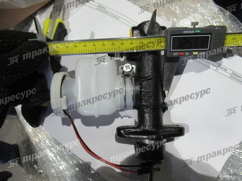 Цилиндр тормозной главный 3EB-36-31281