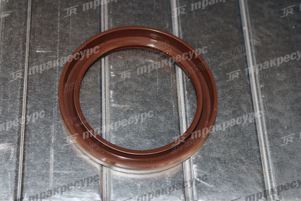 Уплотнение коленвала TD226B-6