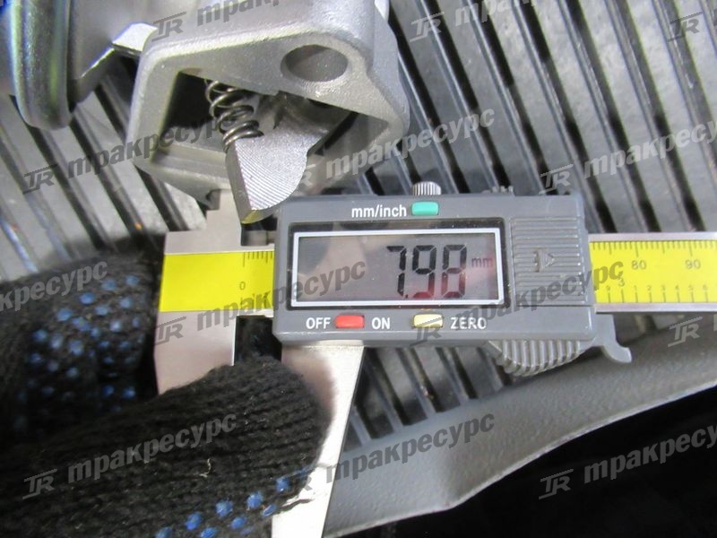 Насос топливный MD175198