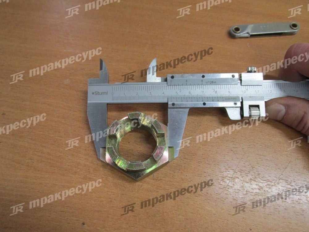 Гайка 01593-13018