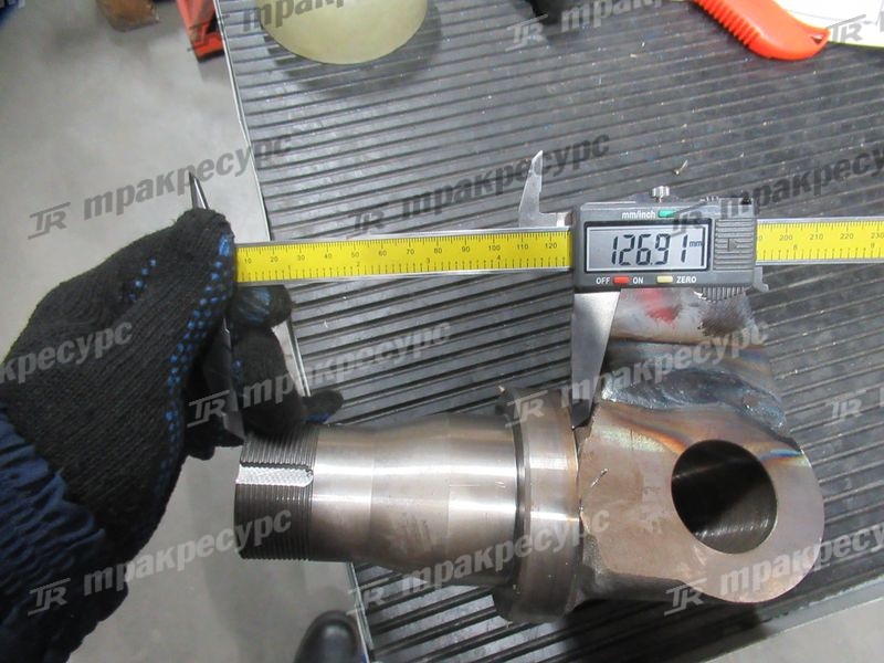 Кулак поворотный правый 543C2-40121