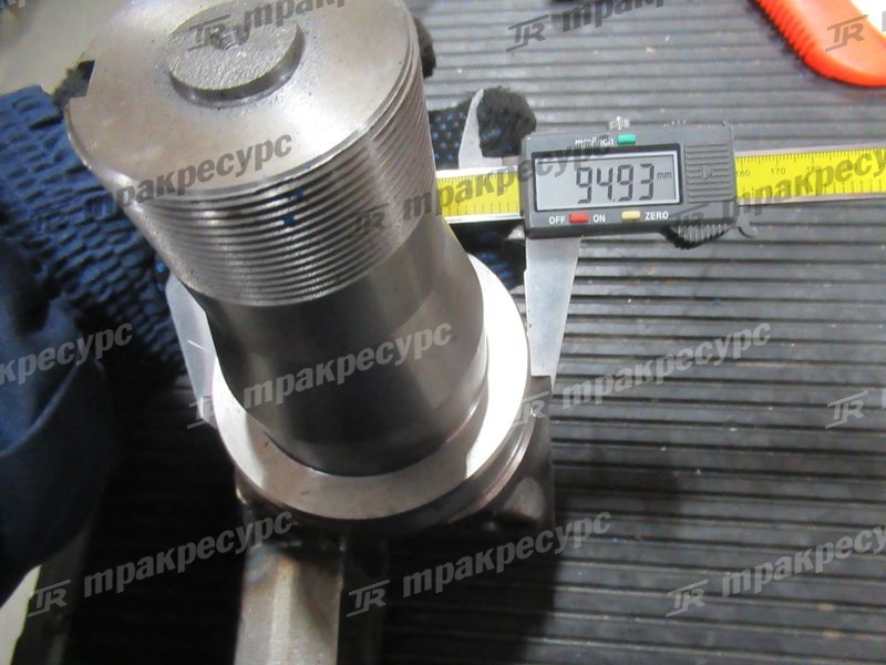 Кулак поворотный правый 543C2-40121