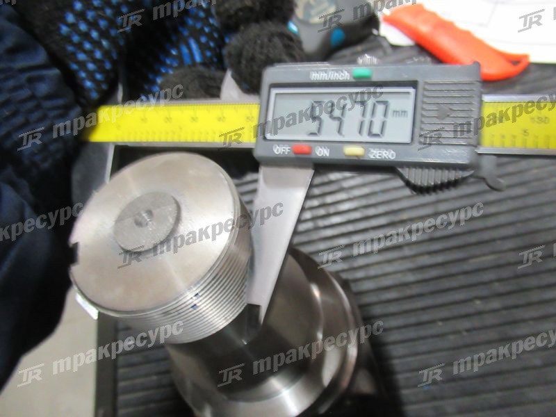 Кулак поворотный правый 543C2-40121
