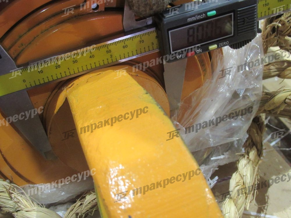 Цилиндр подъема стрелы 10C0605