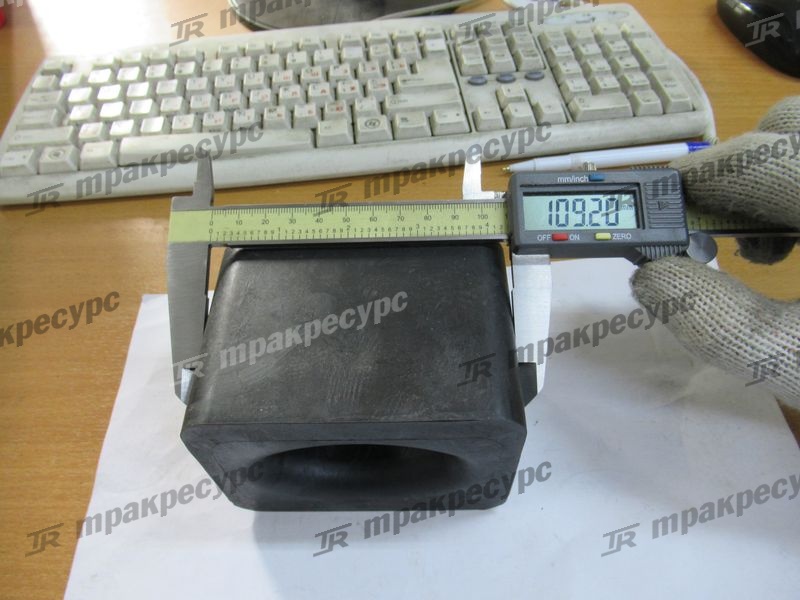 Подушка крепления управляемого моста 0138602