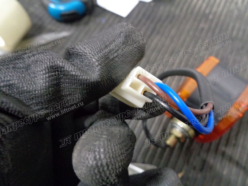 Фонарь комбинированный передний  3BA-56-71421